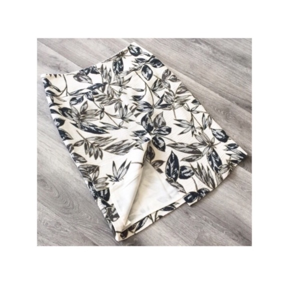 J. Crew • Gold Foil Pencil Skirt - Picture 4 of 5